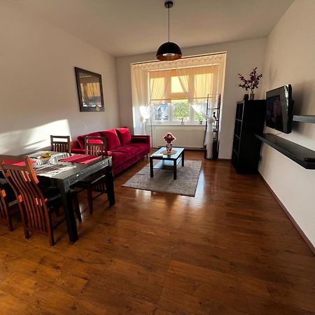 Mm Apartment Argentinska 布拉格 外观 照片
