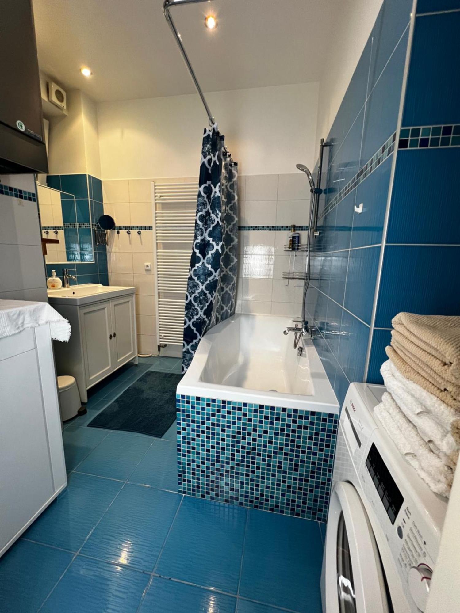 Mm Apartment Argentinska 布拉格 外观 照片